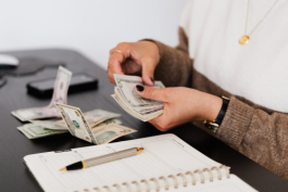 網店客服外包便宜嗎？多少錢？